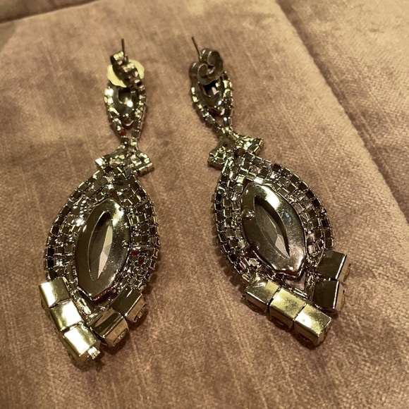 Yellow & White Austrian Crystal Earrings 3” long NWOTS - Picture 4 of 10